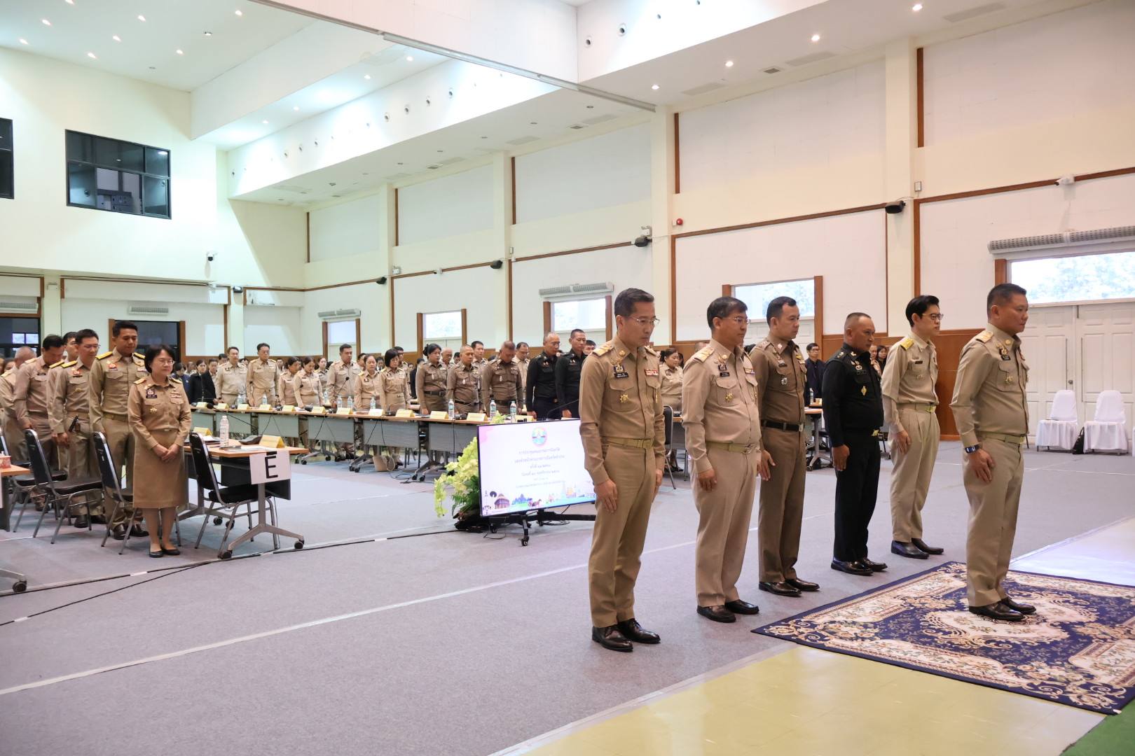 ผู้ว่าราชการจังหวัดลำปาง นำถวายความอาลัย น้อมรำลึกในพระมหากรุณาธิคุณ สมเด็จพระนางเจ้าสิริกิติ์ พระบรมราชินีนาถ พระบรมราชชนนีพันปีหลวง