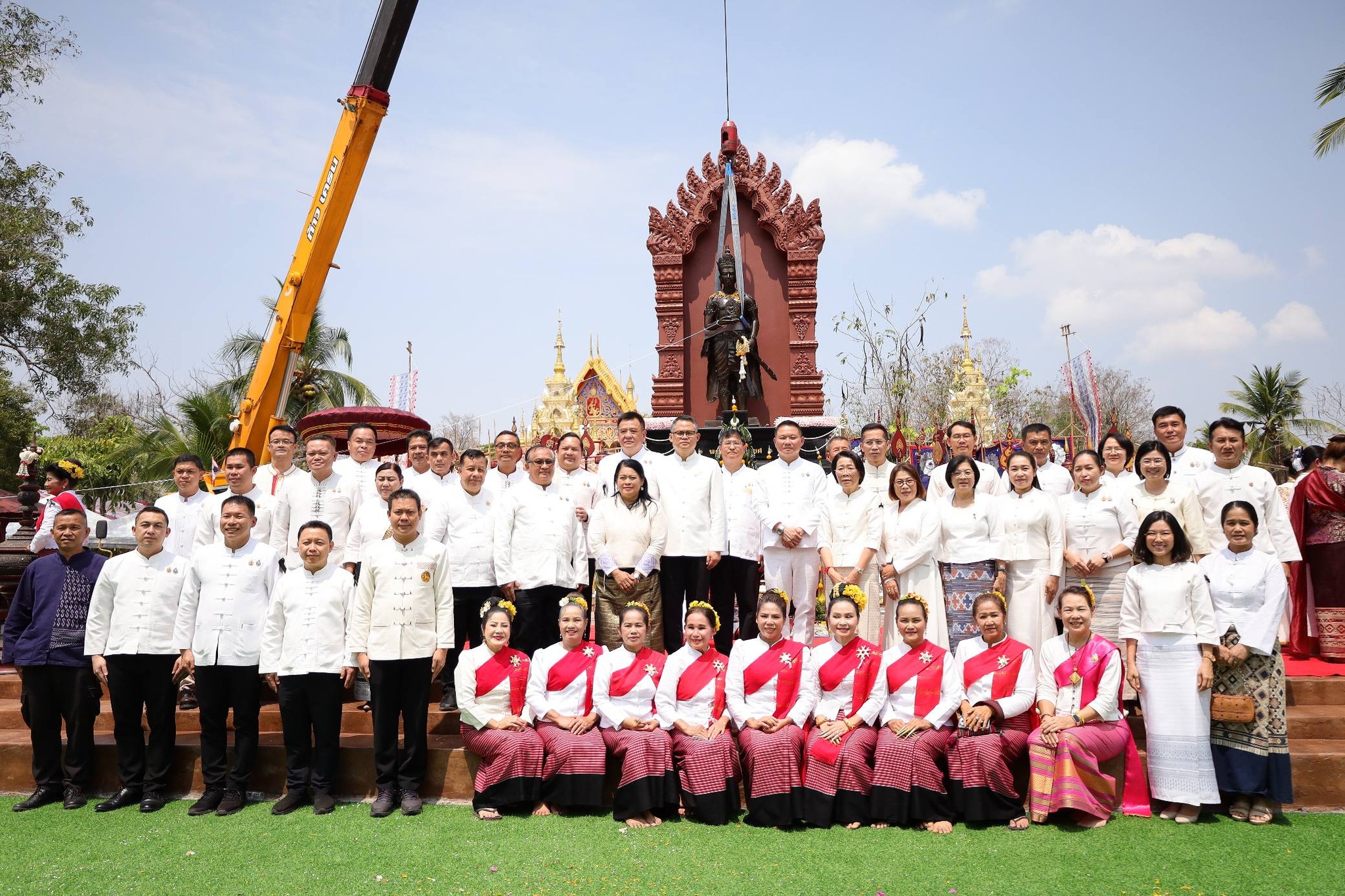 จ.ลำปาง ประกอบพิธีอัญเชิญพระรูปพระเจ้าอนันตยศ ปฐมกษัตริย์เขลางค์นคร ประดิษฐานบนพระแท่นอนุสาวรีย์ และพิธีสมโภชอนุสาวรีย์พระเจ้าอนันตยศ ปฐมกษัตริย์เขลางค์นคร