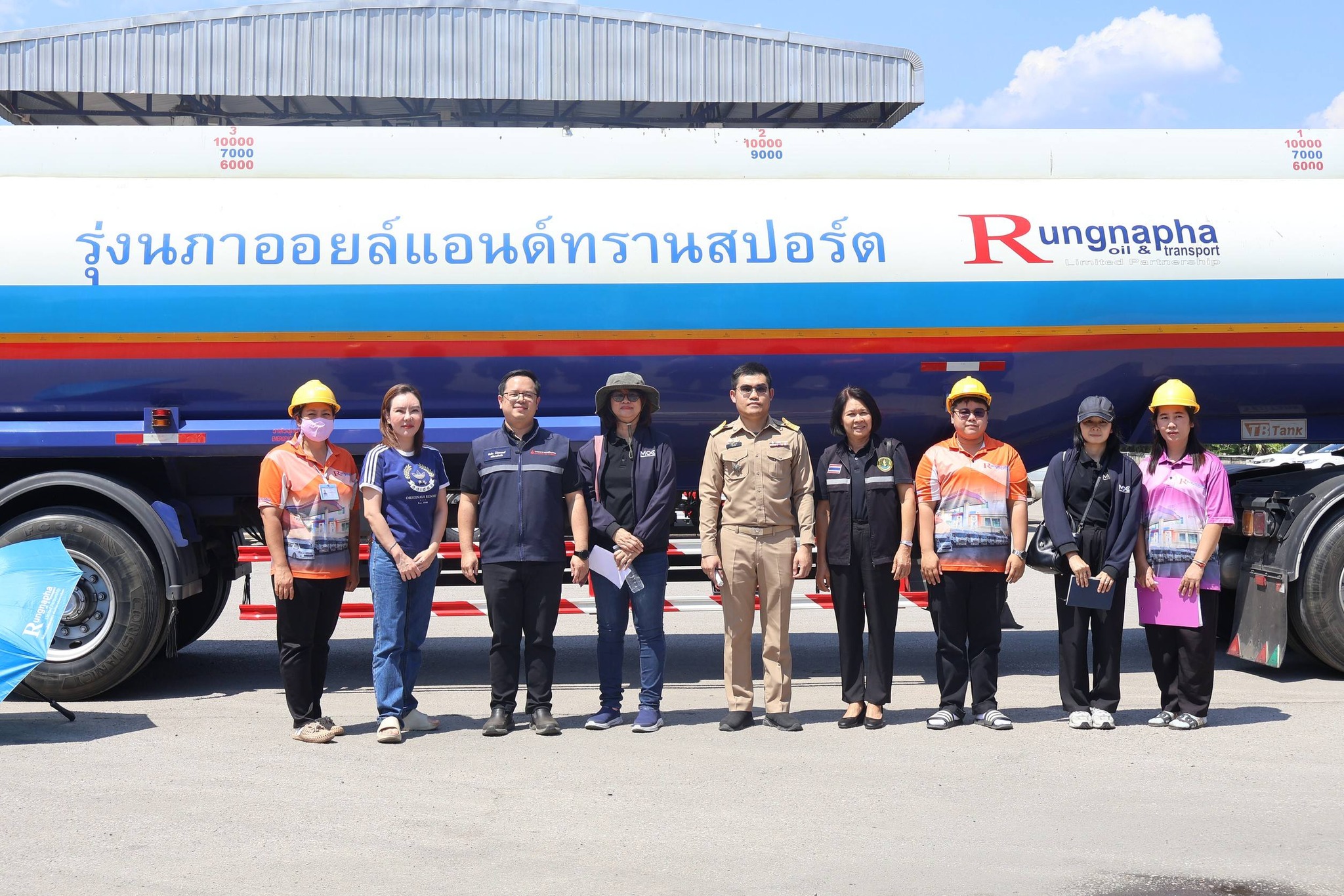 ลำปางคุมเข้ม! นำทีมบูรณาการร่วมลงพื้นที่อำเภอห้างฉัตร ติดตามสถานการณ์น้ำมัน ป้องกันการกักตุน