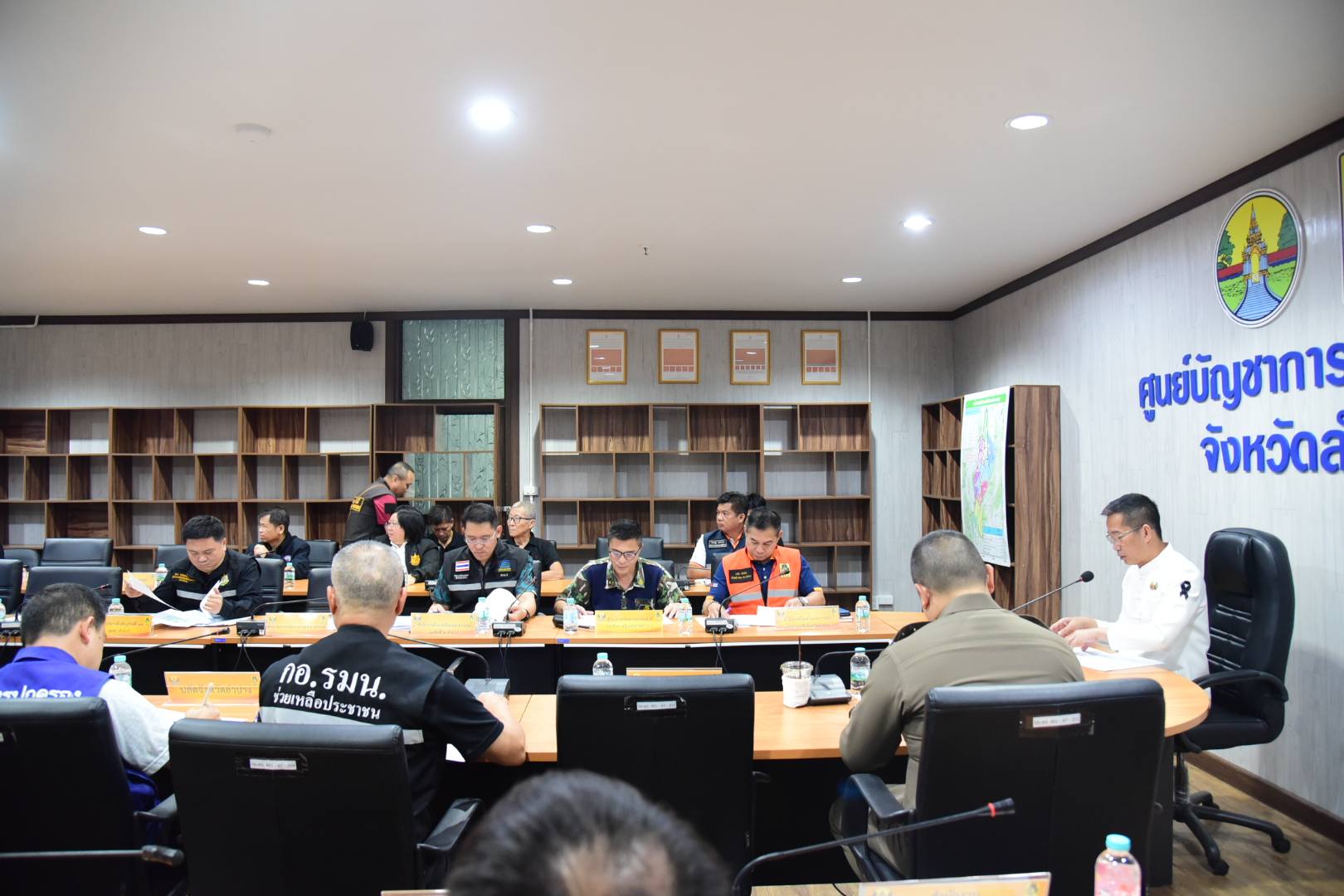 ลำปางเข้ม! ประชุม War Room ติดตามสถานการณ์ไฟป่าและ PM2.5 เน้นย้ำทุกหน่วยงานปฏิบัติการเข้มข้นต่อเนื่อง