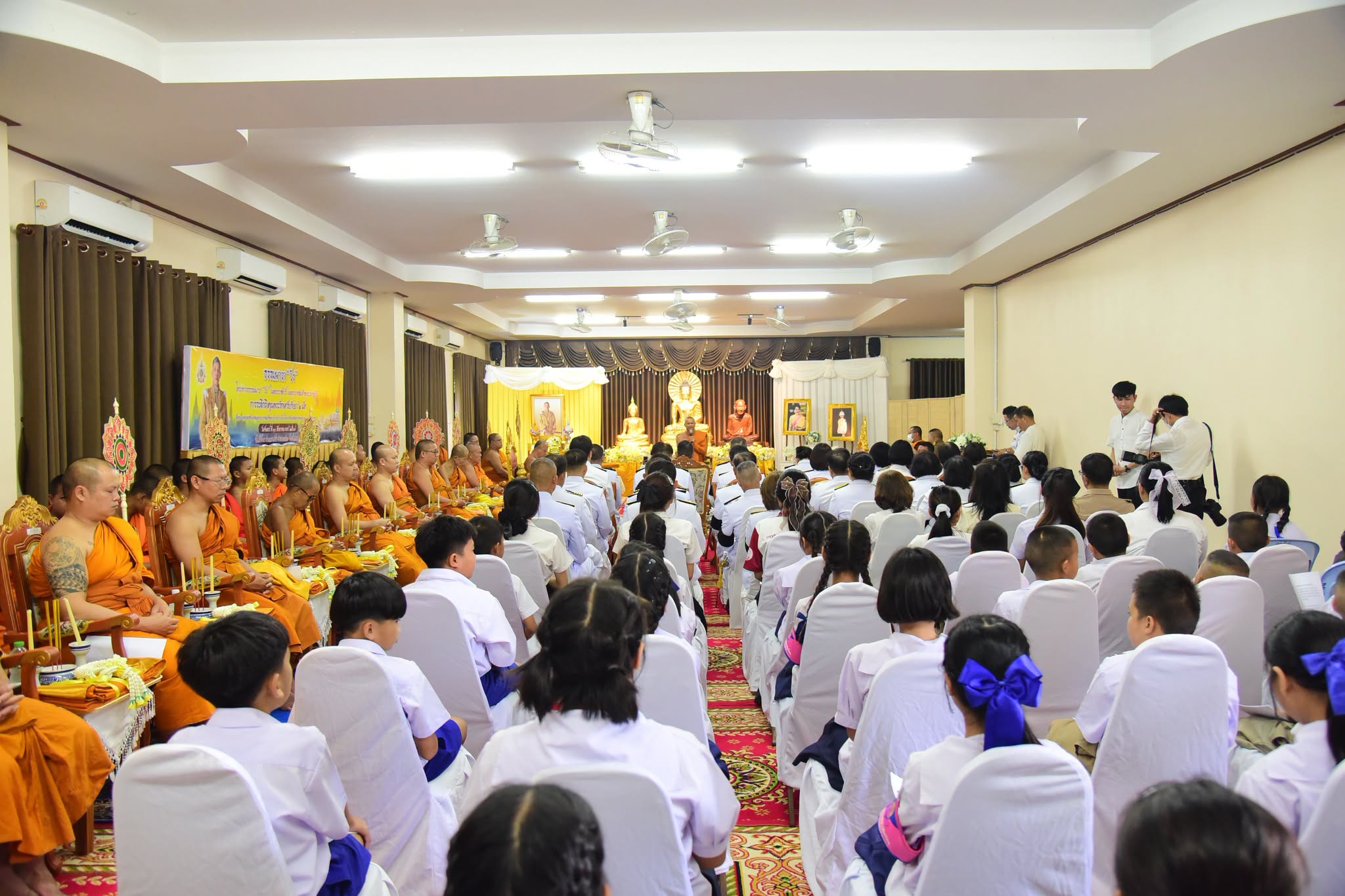 จังหวัดลำปาง ร่วมกับคณะสงฆ์อำเภอแม่ทะ จัดกิจกรรมบรรยายธรรมะ การระลึกถึงคุณพระรัตนตรัยกับยา 2 เม็ด (ธรรมนาวา "วัง") โครงการในพระราชดำริพระบาทสมเด็จพระวชิรเกล้าเจ้าอยู่หัว ตามหลักธรรมพระราชทานธรรมนาวา "วัง"